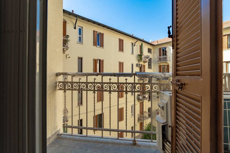 Interior photo 5 of Renovated Two-Room Apartment in Milan, Italy (MIL-3399)