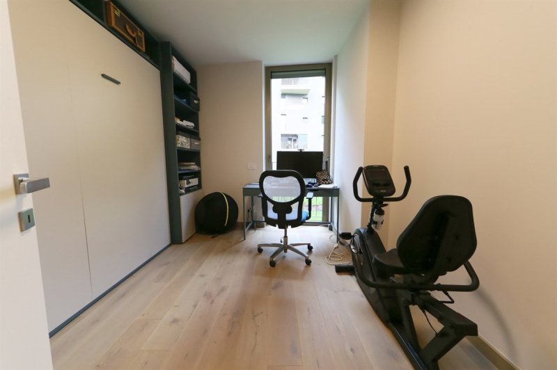 Interior photo 13 of Elegant Parkside Living in Milan, Italy (MIL-4404)