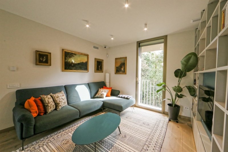 Interior photo 15 of Elegant Parkside Living in Milan, Italy (MIL-4404)