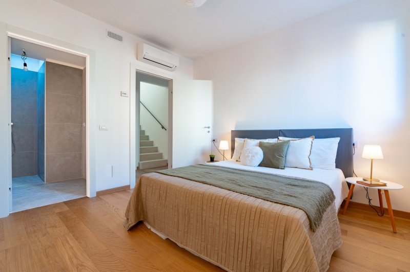 Interior photo 21 of Penthouse with Rooftop Terrace in Milan, Italy (MIL-7454)