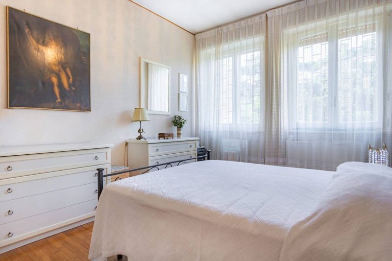 Interior photo 16 of Bright Apartment with Concierge in Via dei Prati Fiscali  in Rome, Italy (ROM-3550)