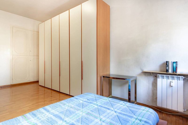 Interior photo 21 of Bright Apartment with Concierge in Via dei Prati Fiscali  in Rome, Italy (ROM-3550)