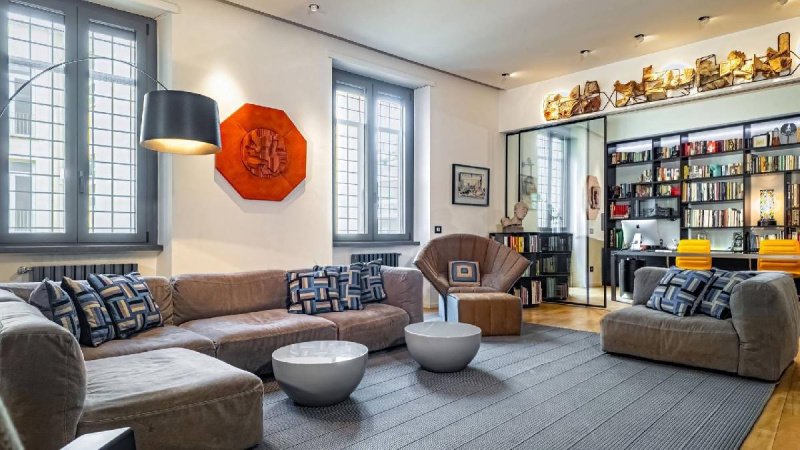 Prestigious Designer Apartment on Via Lovanio
