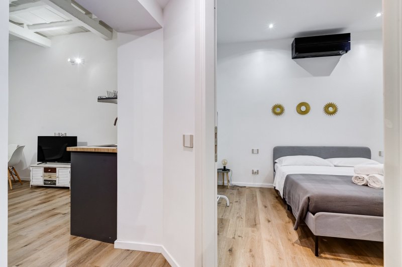 Interior photo 12 of Charming Monti Apartment in Via dei Capocci in Rome, Italy (ROM-6605)