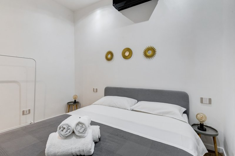 Interior photo 15 of Charming Monti Apartment in Via dei Capocci in Rome, Italy (ROM-6605)