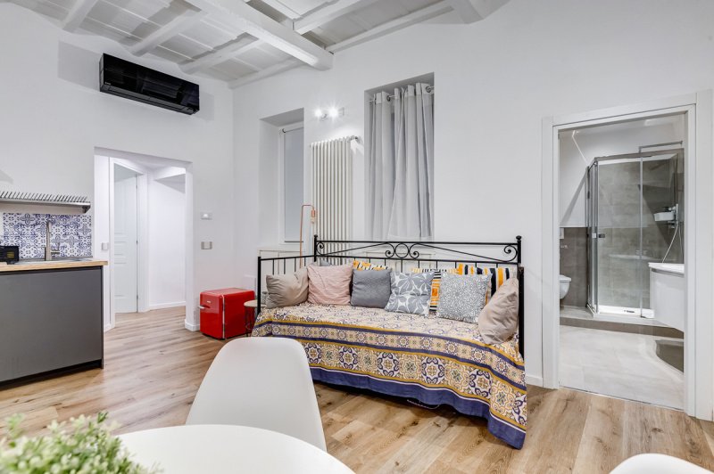 Interior photo 7 of Charming Monti Apartment in Via dei Capocci in Rome, Italy (ROM-6605)