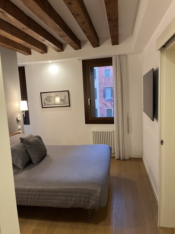 Interior photo 10 of Renovated Apartment near Rialto in Venice, Italy (VCE-1043)