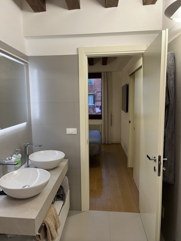 Interior photo 12 of Renovated Apartment near Rialto in Venice, Italy (VCE-1043)