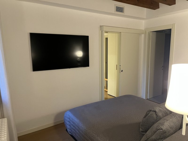 Interior photo 8 of Renovated Apartment near Rialto in Venice, Italy (VCE-1043)