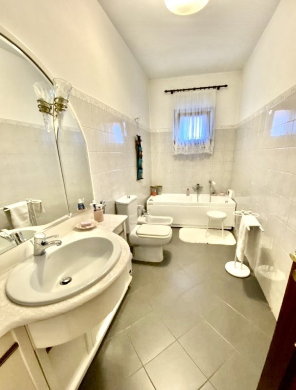 Interior photo 11 of Restored Apartment with Rooftop Terrace in Venice, Italy (VCE-3009)
