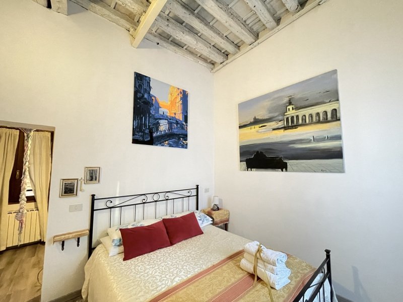 Interior photo 11 of Historic Apartment near Campo San Giacomo in Venice, Italy (VCE-8743)
