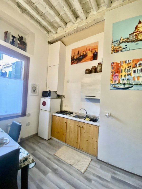 Interior photo 4 of Historic Apartment near Campo San Giacomo in Venice, Italy (VCE-8743)