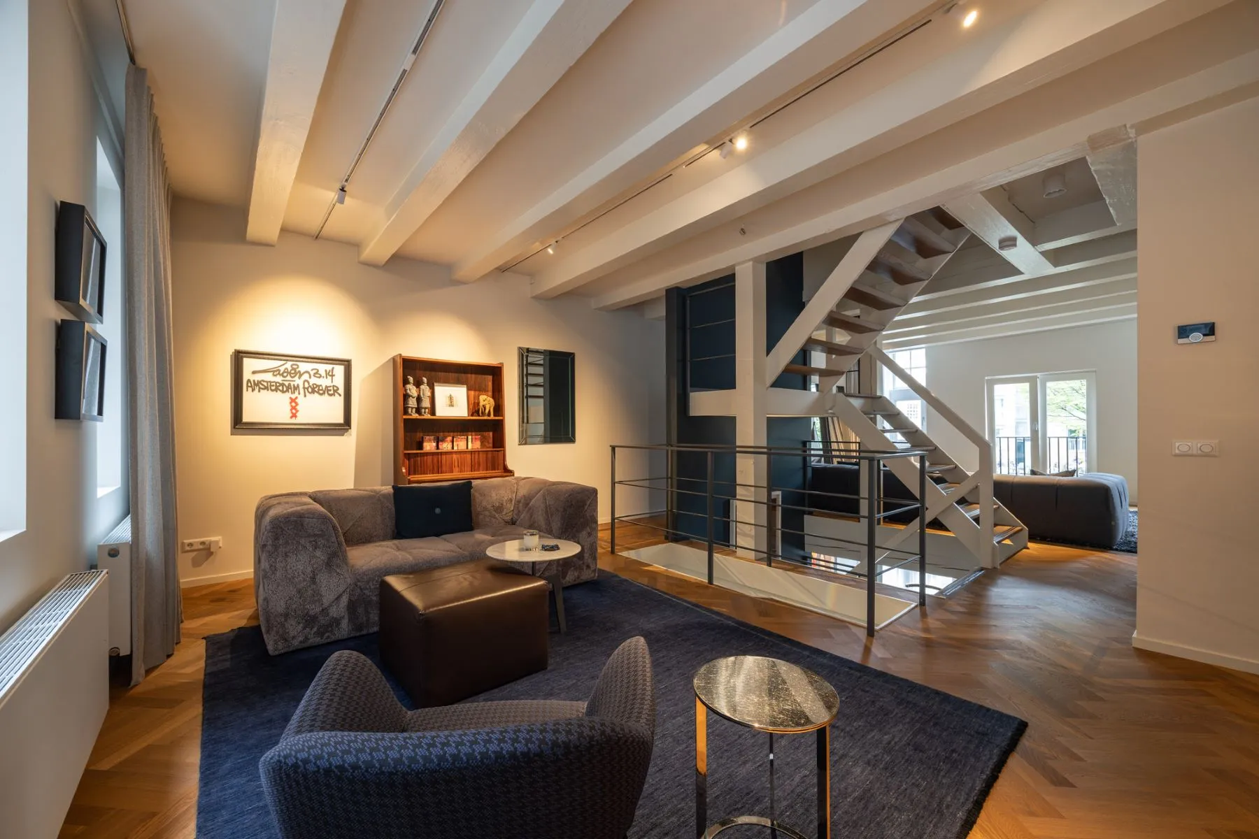 Flexible rear sitting room beneath the historic timber structure