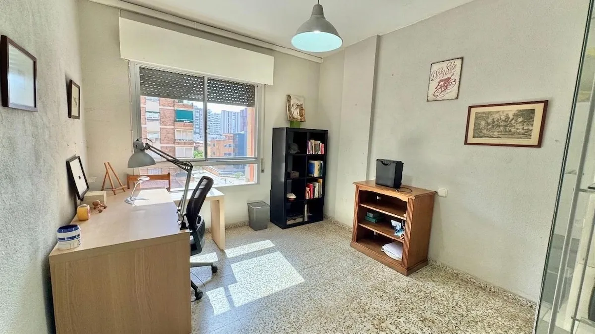 Bright study and additional sitting room with large exterior window