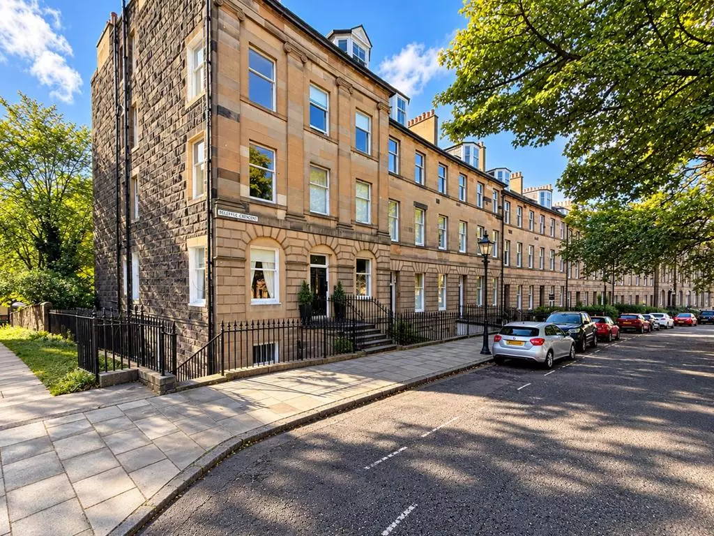 Bellevue Crescent streetscape and traditional stone architecture