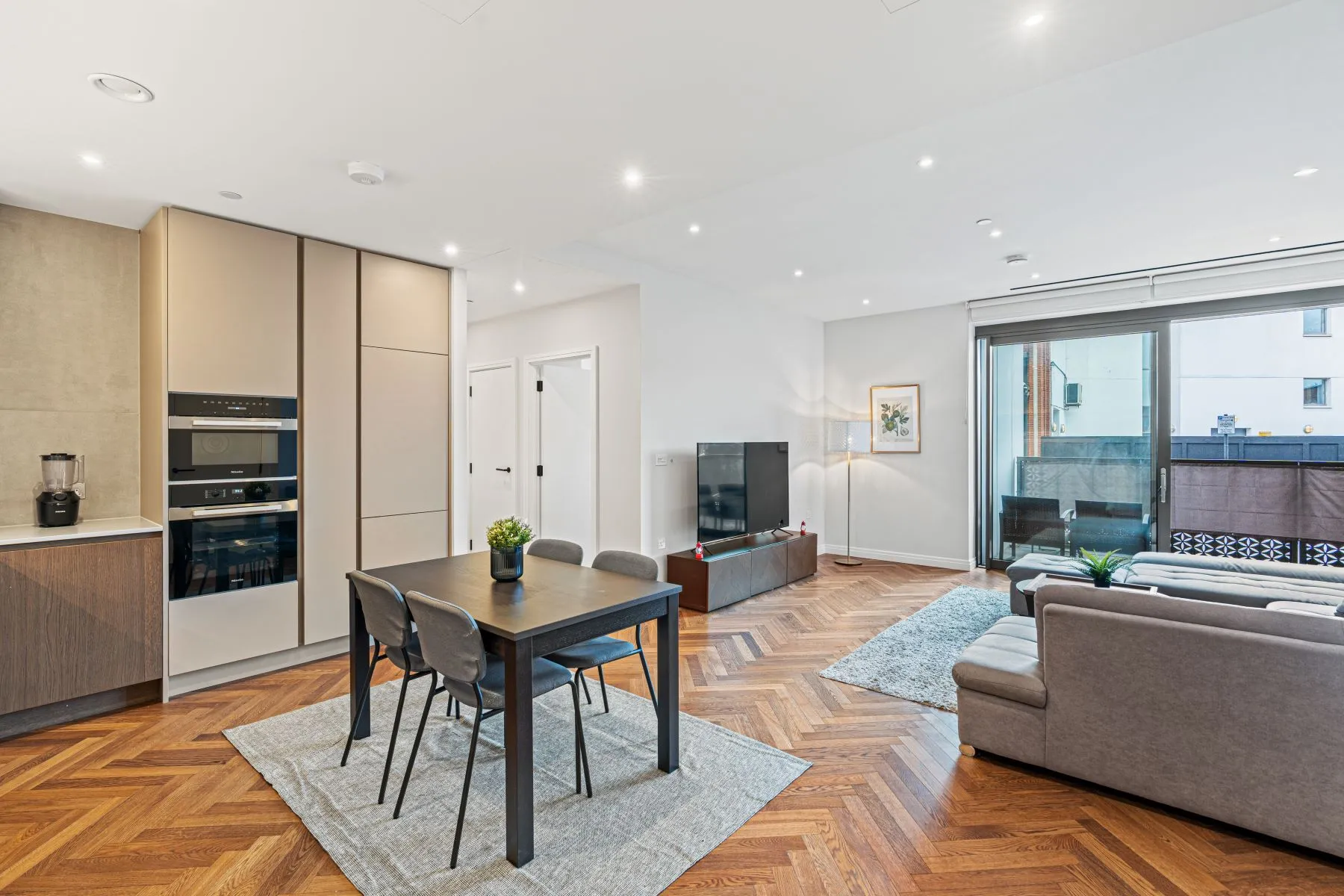 King’s Road Park open-plan living dining room and integrated kitchen